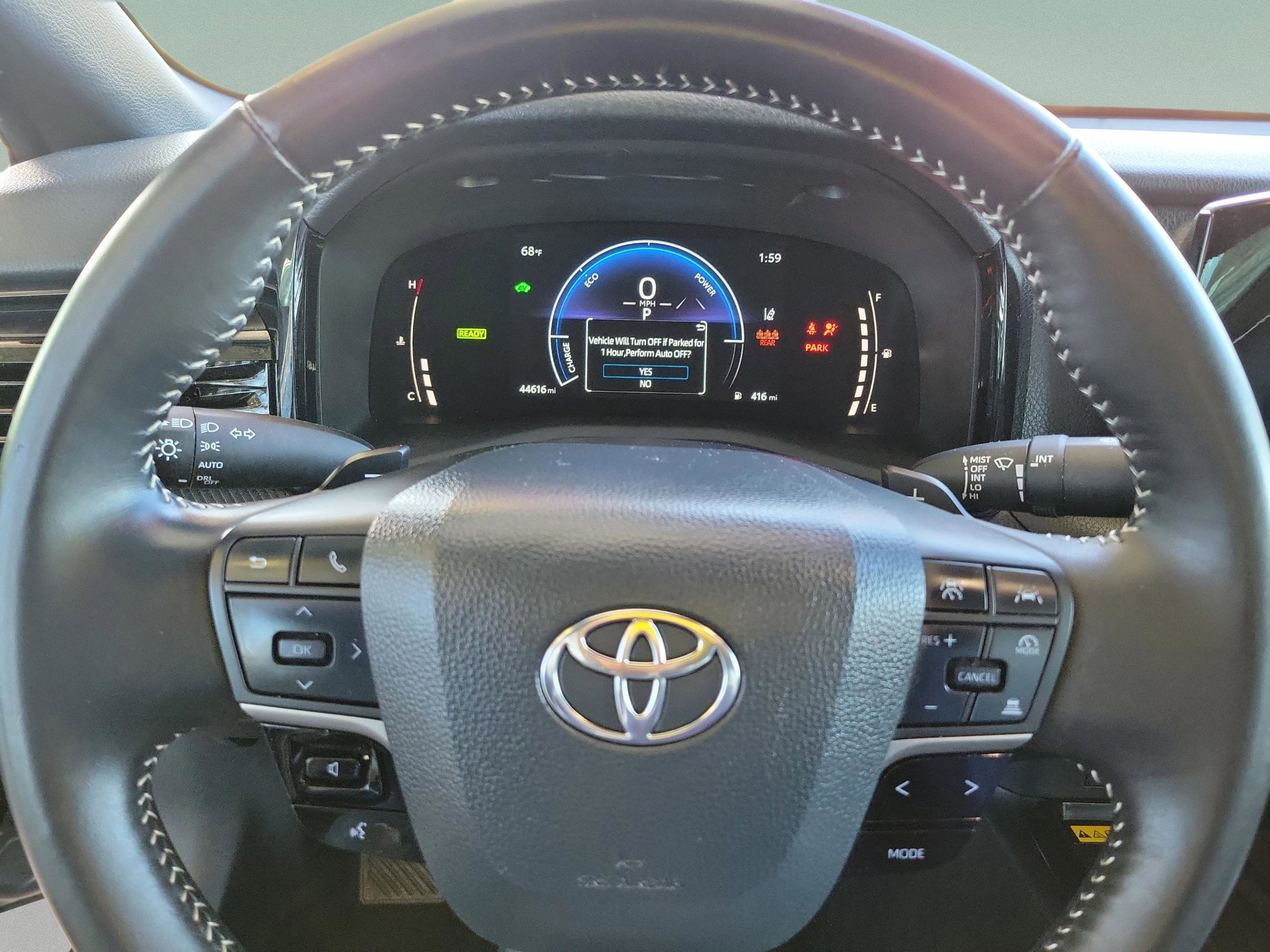 Used 2025 Toyota Camry SE image 28