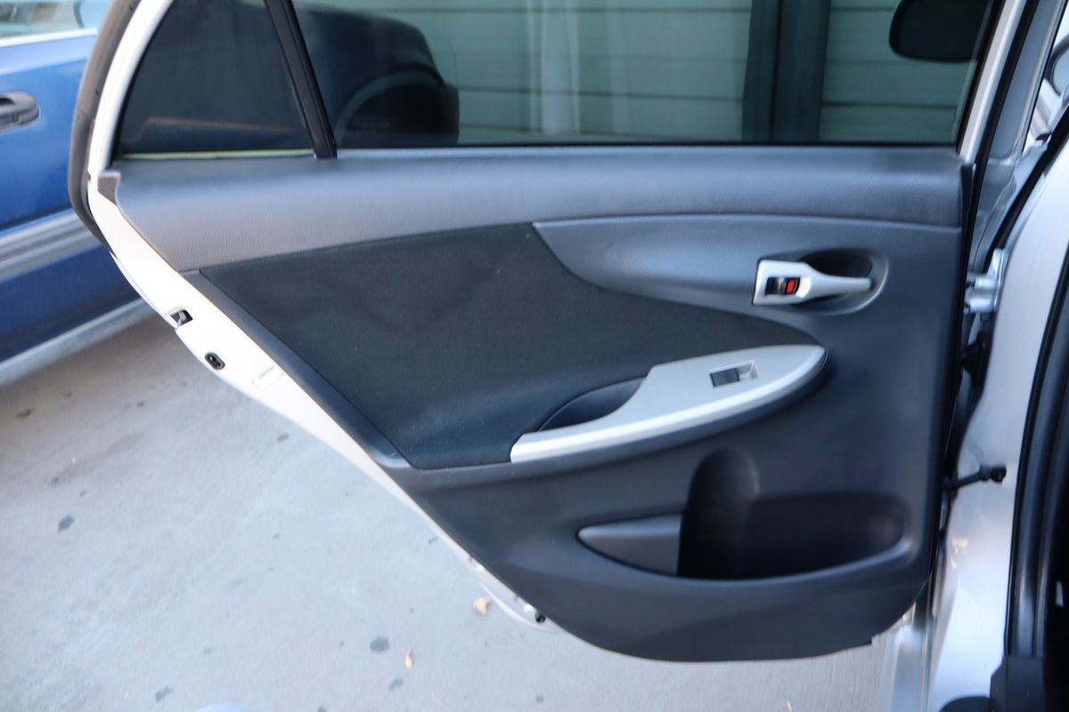 Used 2013 Toyota Corolla S w/ Premium Pkg image 25