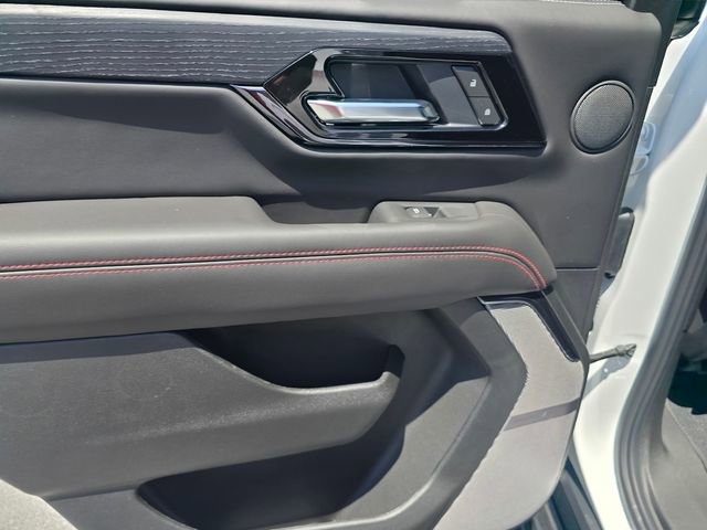 New 2026 GMC Yukon AT4 Ultimate AWD/4WD image 12