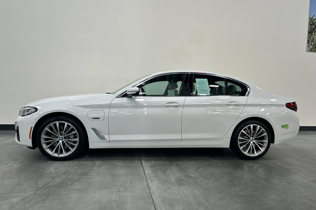 Used 2023 BMW 530e w/ Premium Package RWD image 7