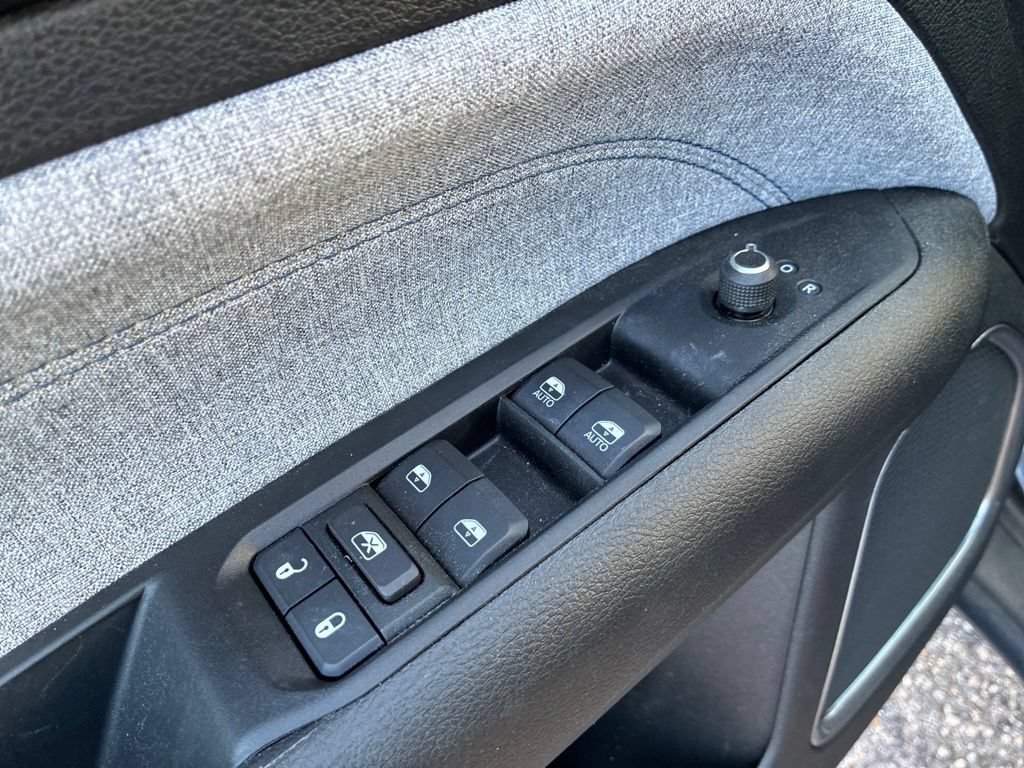 Used 2022 Jeep Compass Latitude AWD/4WD image 12