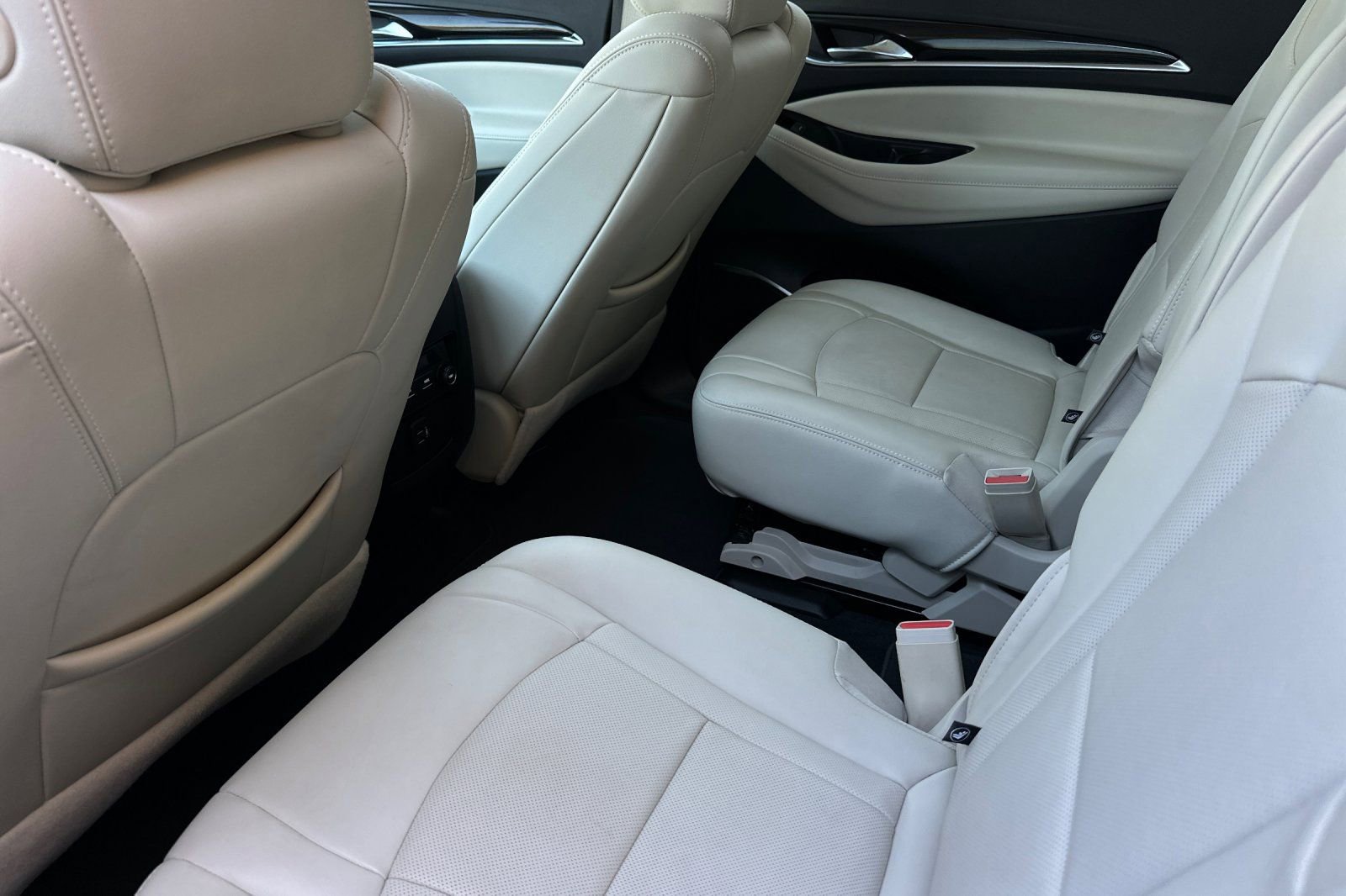 Used 2023 Buick Enclave Essence w/ Experience Buick Package AWD/4WD image 11