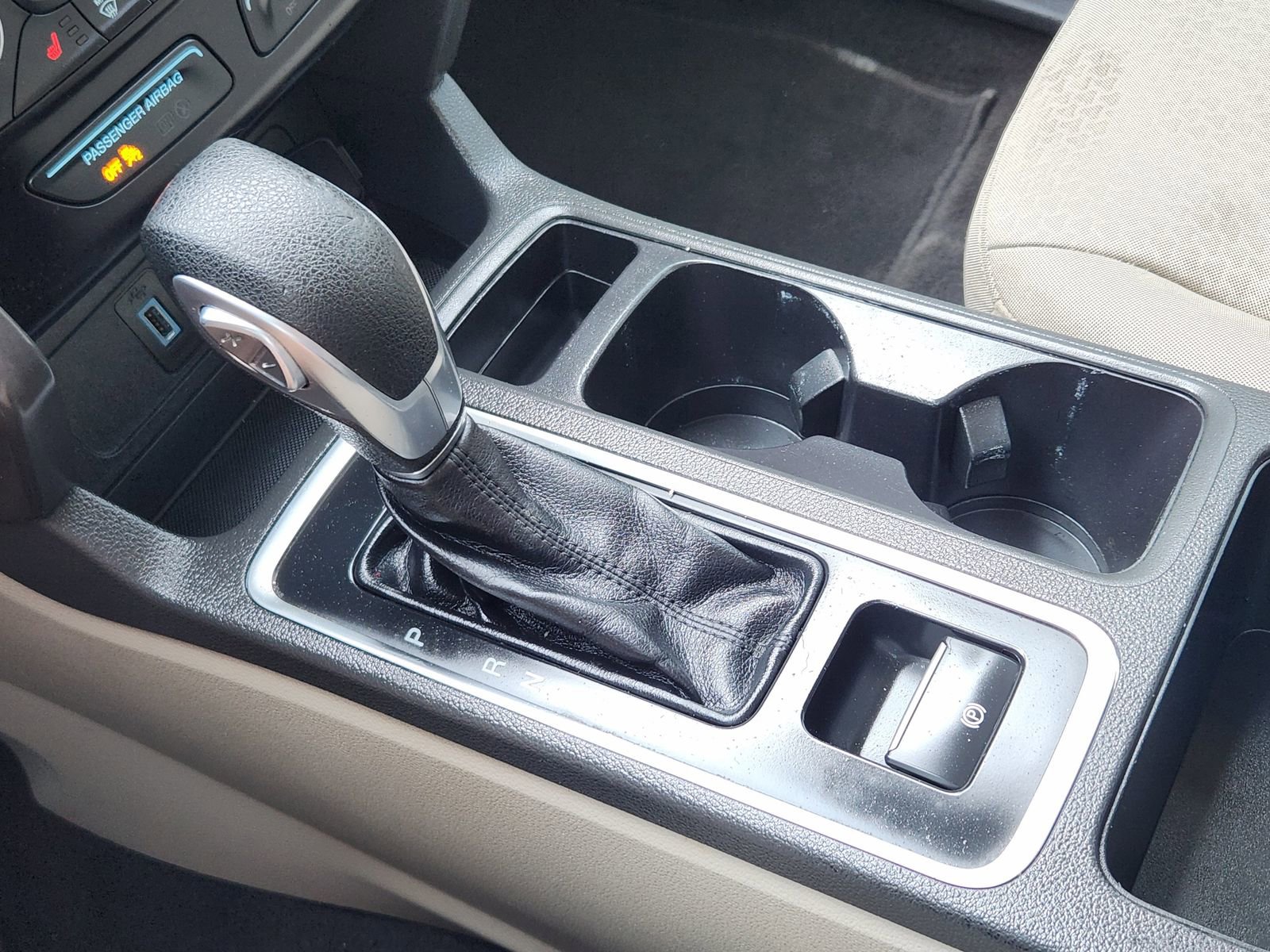 Used 2018 Ford Escape SE image 23