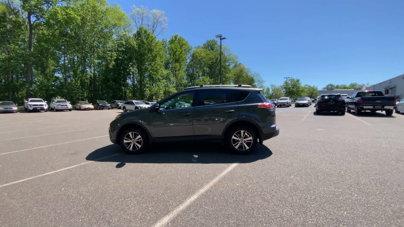 Used 2018 Toyota RAV4 XLE w/ Plus Extra Value Package AWD/4WD image 8