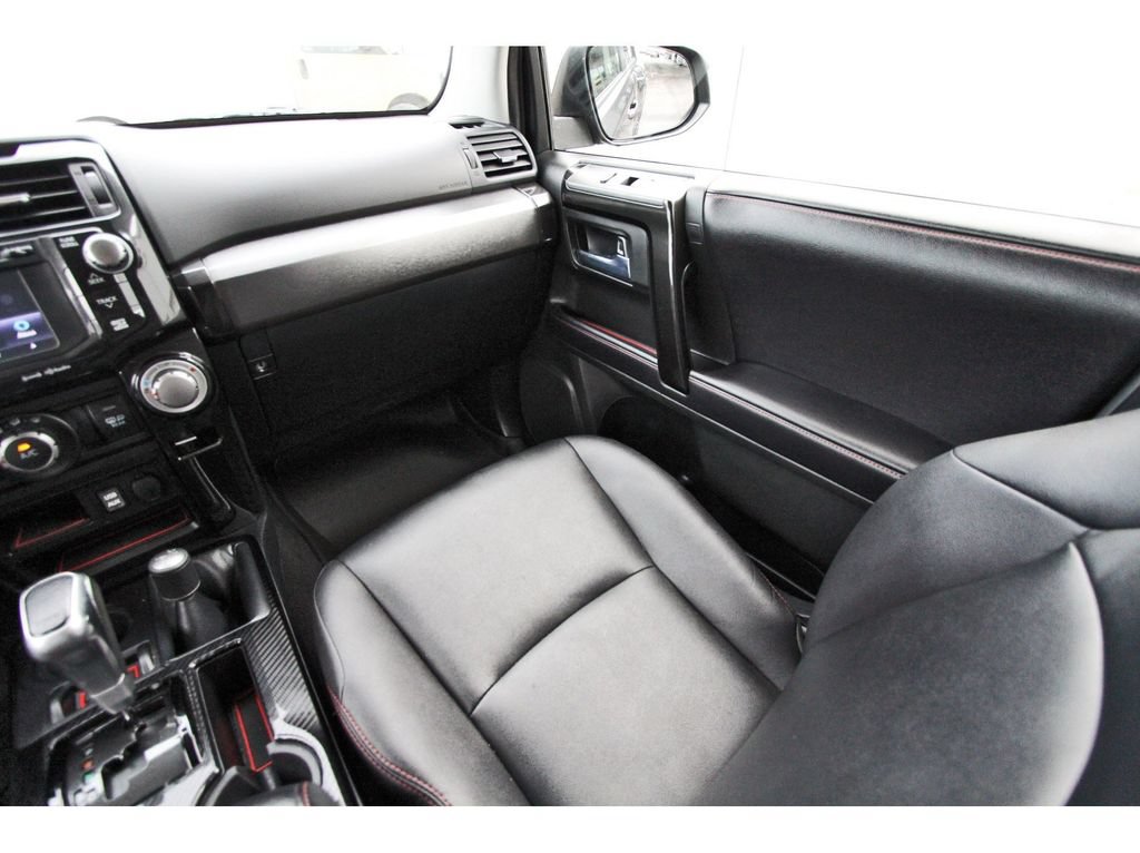 Used 2018 Toyota 4Runner TRD Off-Road Premium AWD/4WD image 11
