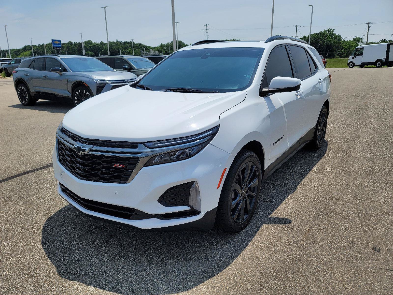 Used 2022 Chevrolet Equinox RS w/ RS Leather Package AWD/4WD image 13