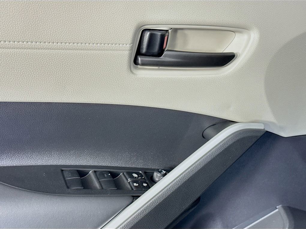 Used 2026 Toyota Corolla Cross LE image 23