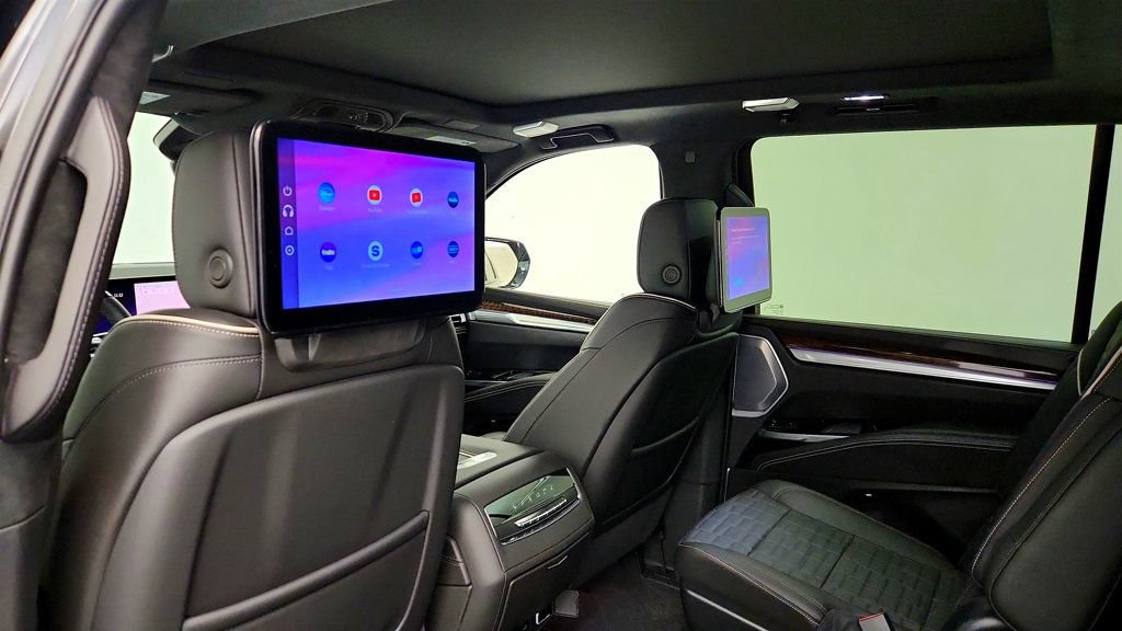 Used 2025 Cadillac Escalade ESV Sport Platinum AWD/4WD image 20