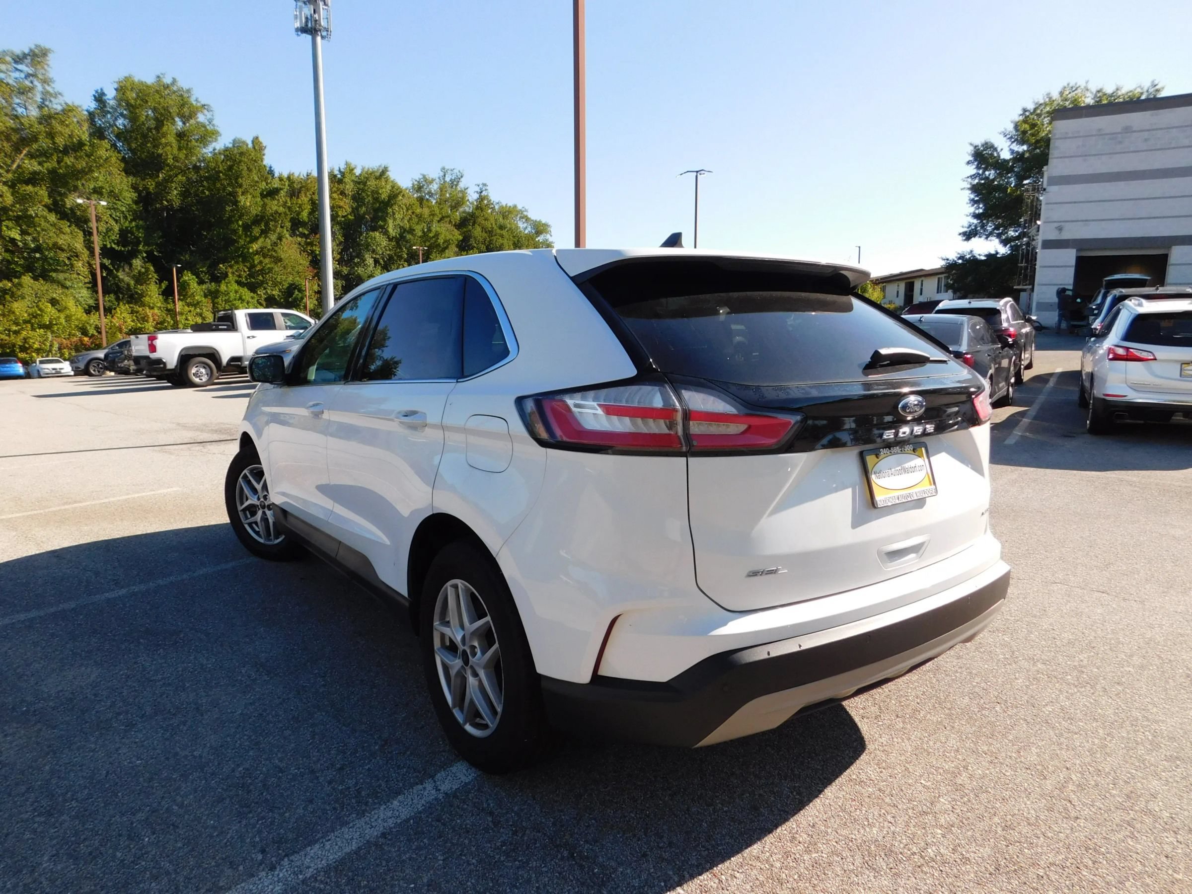 Used 2023 Ford Edge SEL AWD/4WD image 7