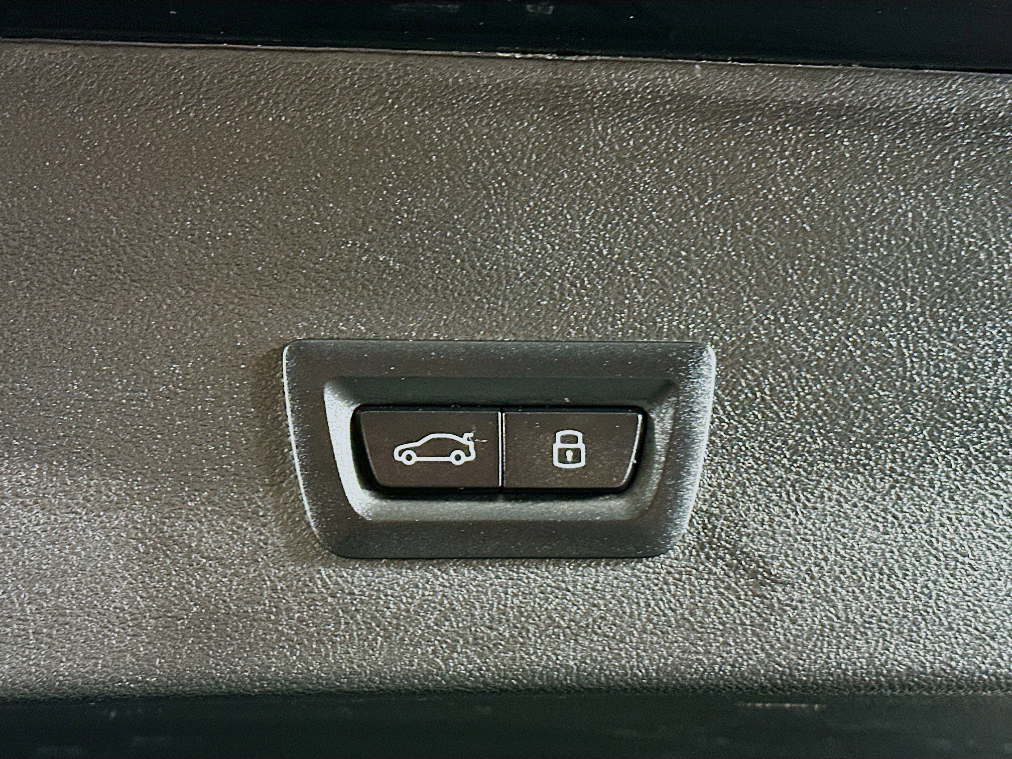 Used 2025 BMW X4 xDrive30i w/ Premium Package image 31