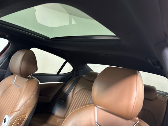 Used 2021 Genesis G70 3.3T image 12