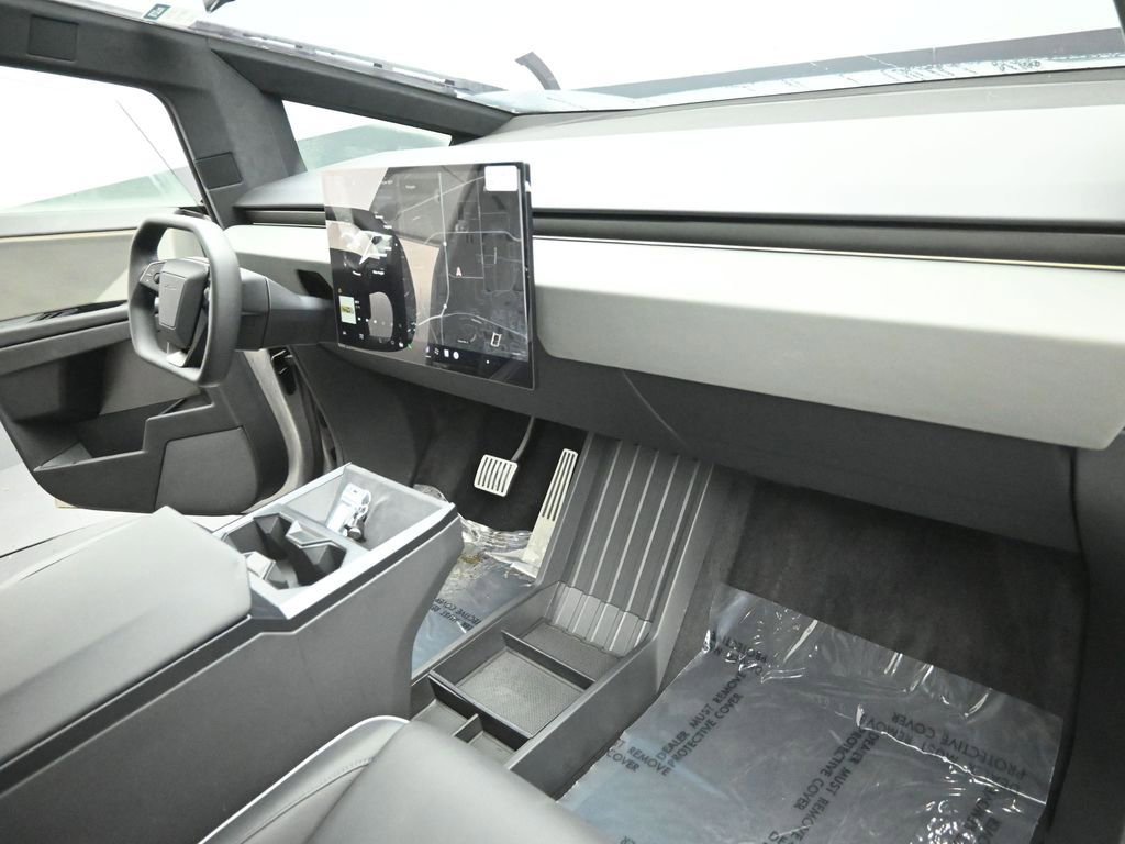Used 2024 Tesla Cybertruck AWD Crew Cab image 19