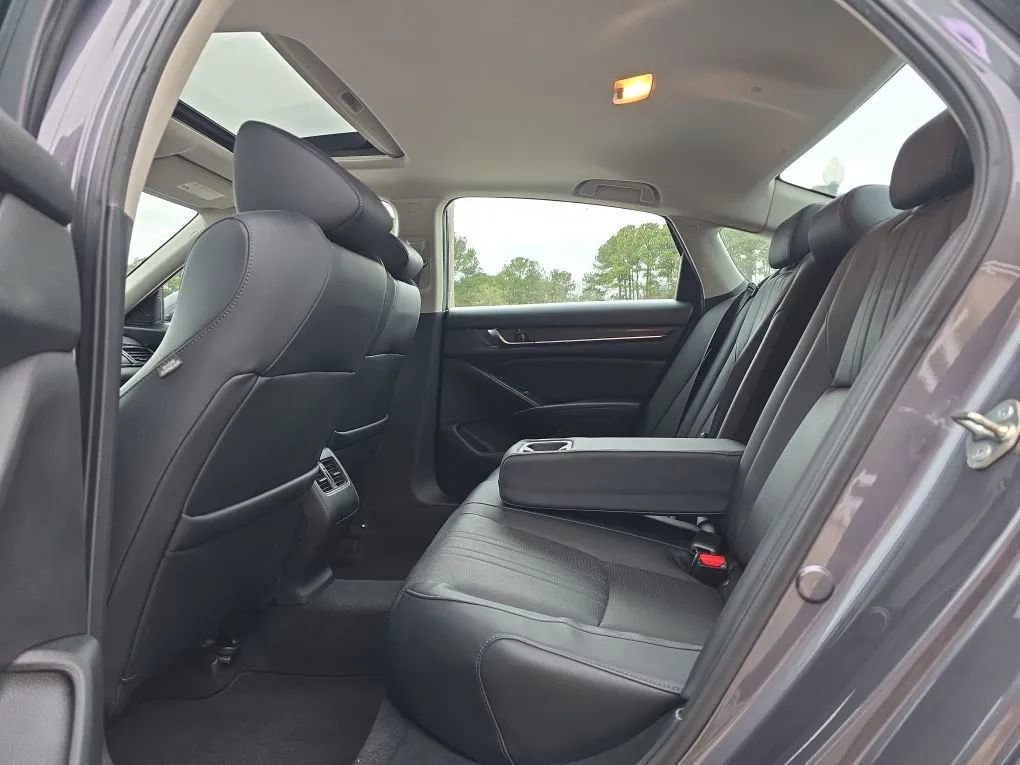 Used 2018 Honda Accord Touring image 48