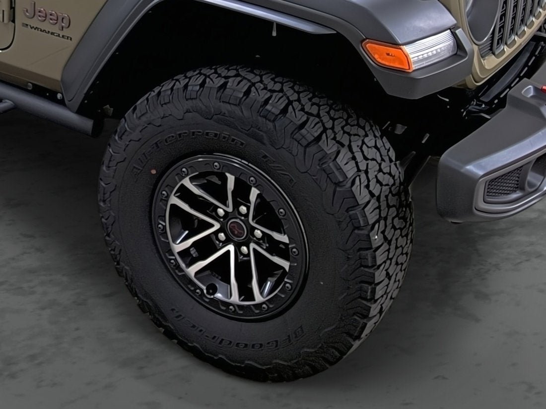 Used 2025 Jeep Wrangler Unlimited Rubicon w/ XTREMEE 35" Tire Package AWD/4WD image 14