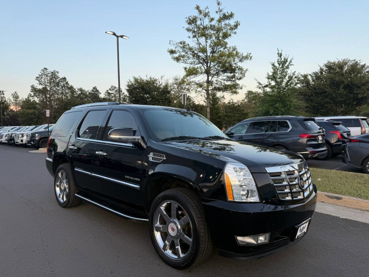 Used 2012 Cadillac Escalade Luxury image 5