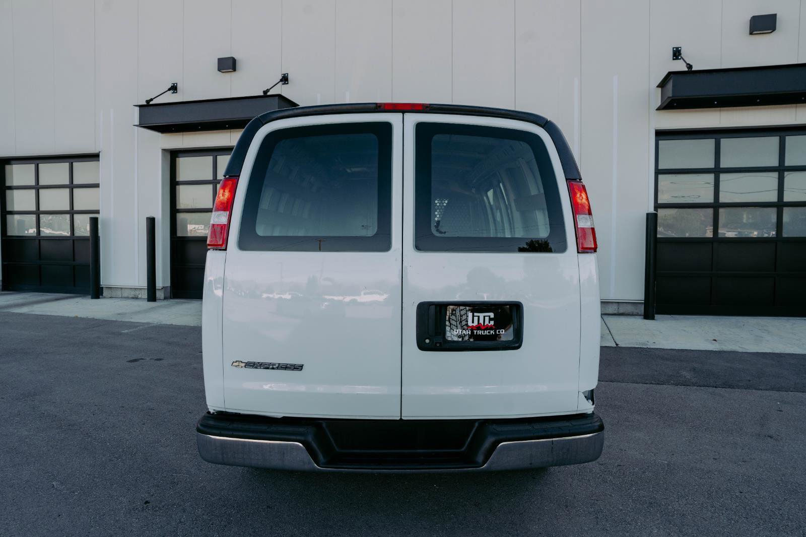 Used 2020 Chevrolet Express 2500 w/ Driver Convenience Package image 6
