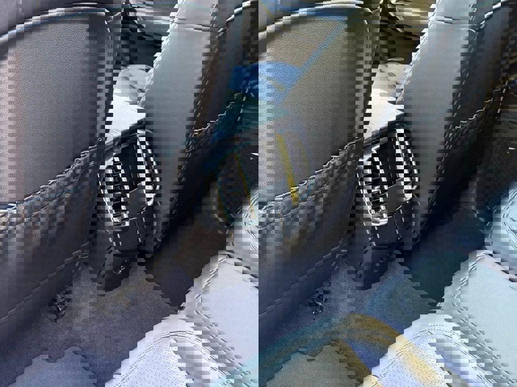 Used 2018 Porsche Cayenne Platinum Edition AWD/4WD image 29