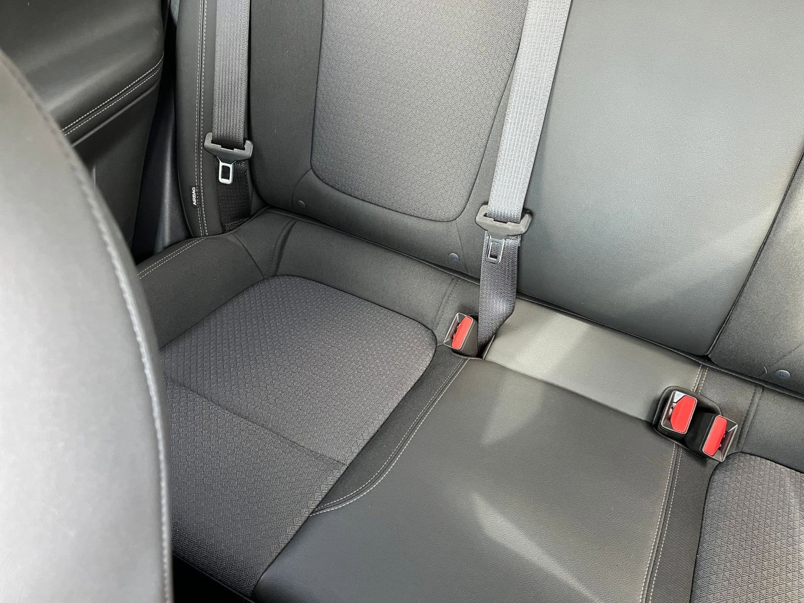 Used 2025 Buick Encore GX Preferred AWD/4WD image 40