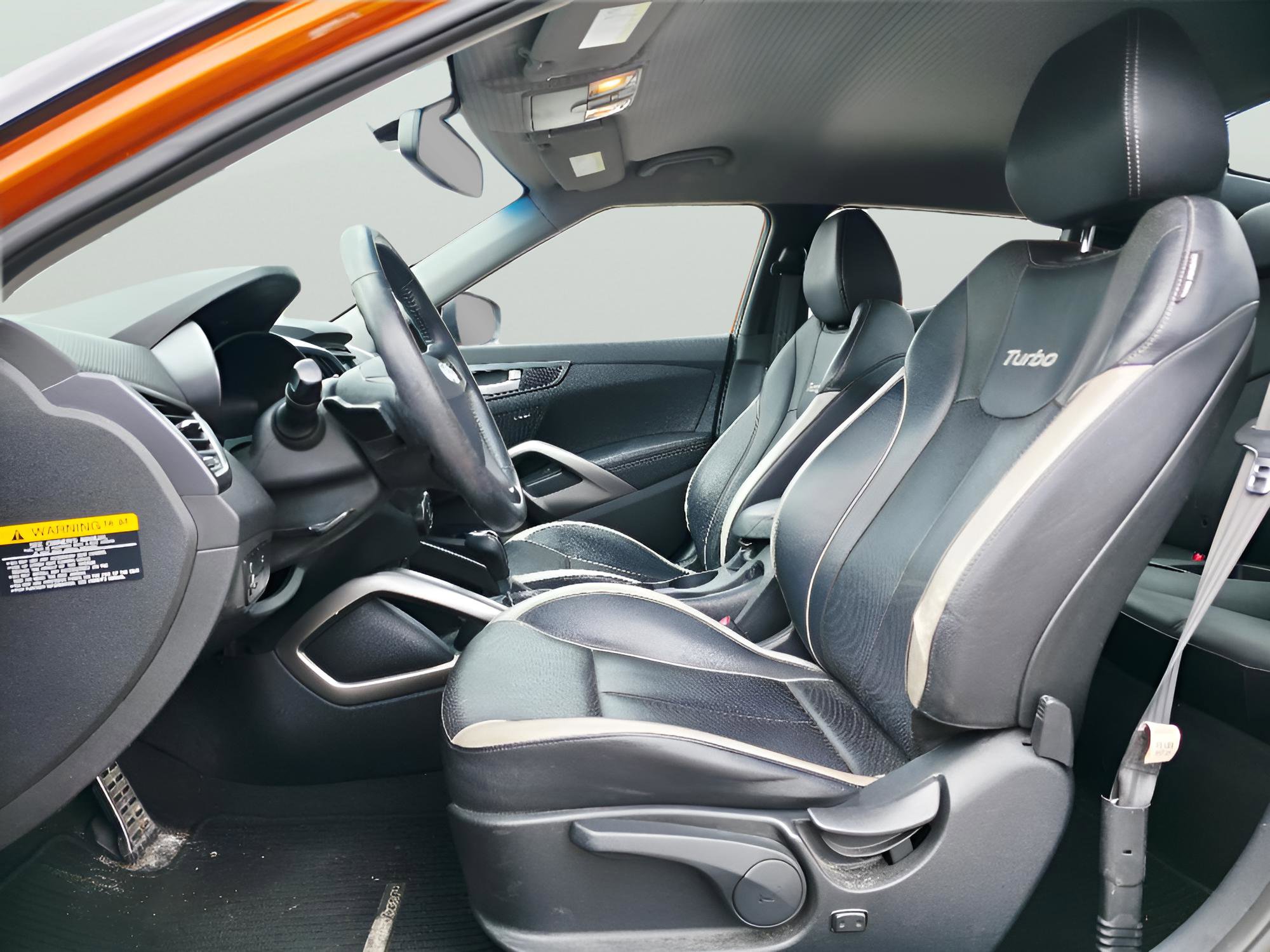 Used 2013 Hyundai Veloster Turbo FWD image 11