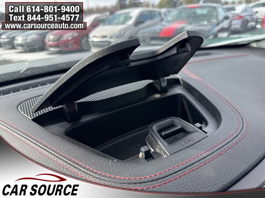 Used 2019 Jeep Cherokee Trailhawk image 30