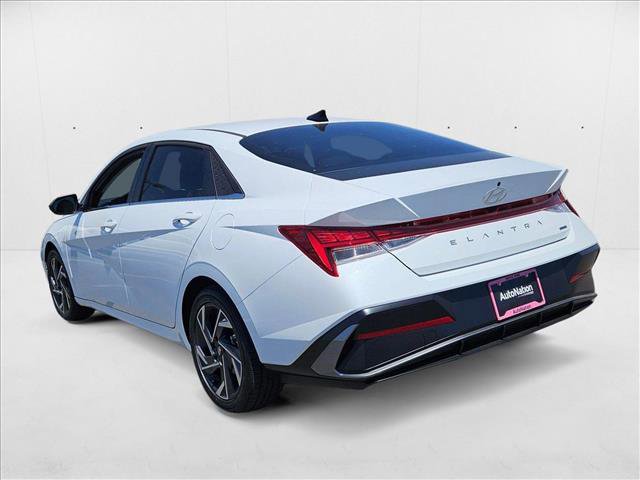 New 2025 Hyundai Elantra Limited image 10