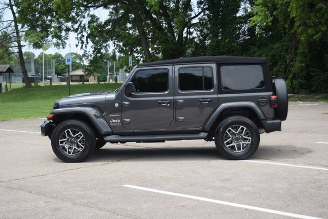 Used 2024 Jeep Wrangler Unlimited Sahara w/ Technology Group AWD/4WD image 22