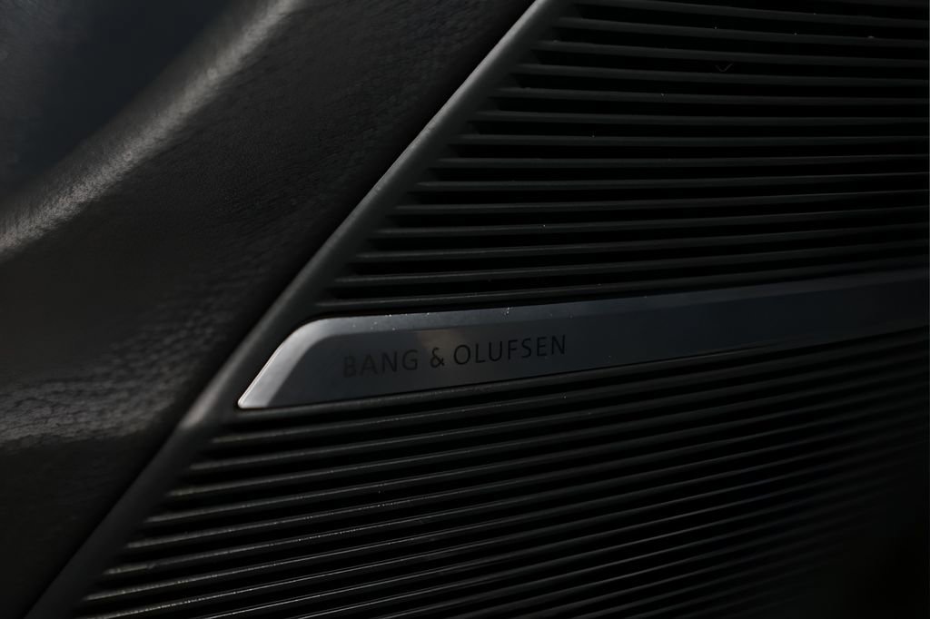 Used 2021 Audi SQ8 Premium Plus w/ SQ8 Black Optic Package image 25