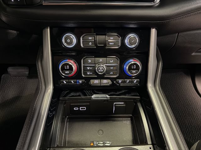 Used 2023 GMC Yukon XL Denali AWD/4WD image 23