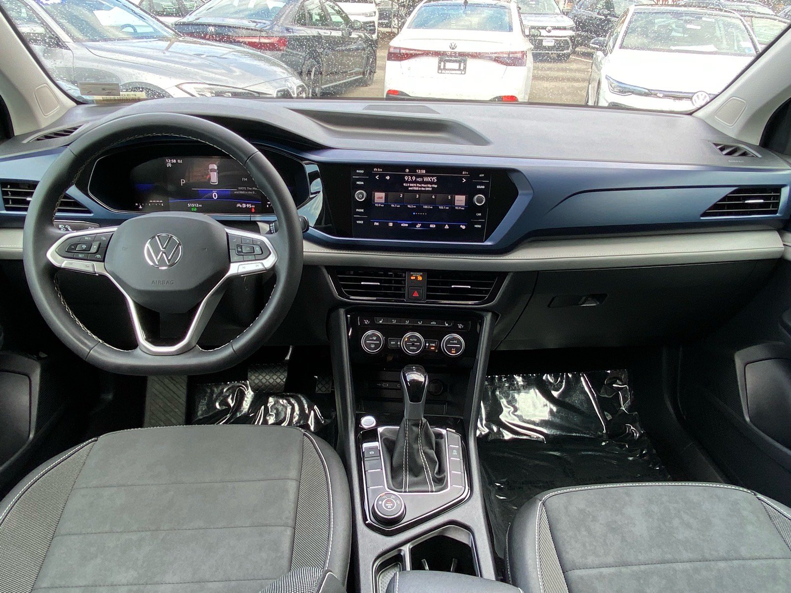 Certified 2024 Volkswagen Taos SE AWD/4WD image 12