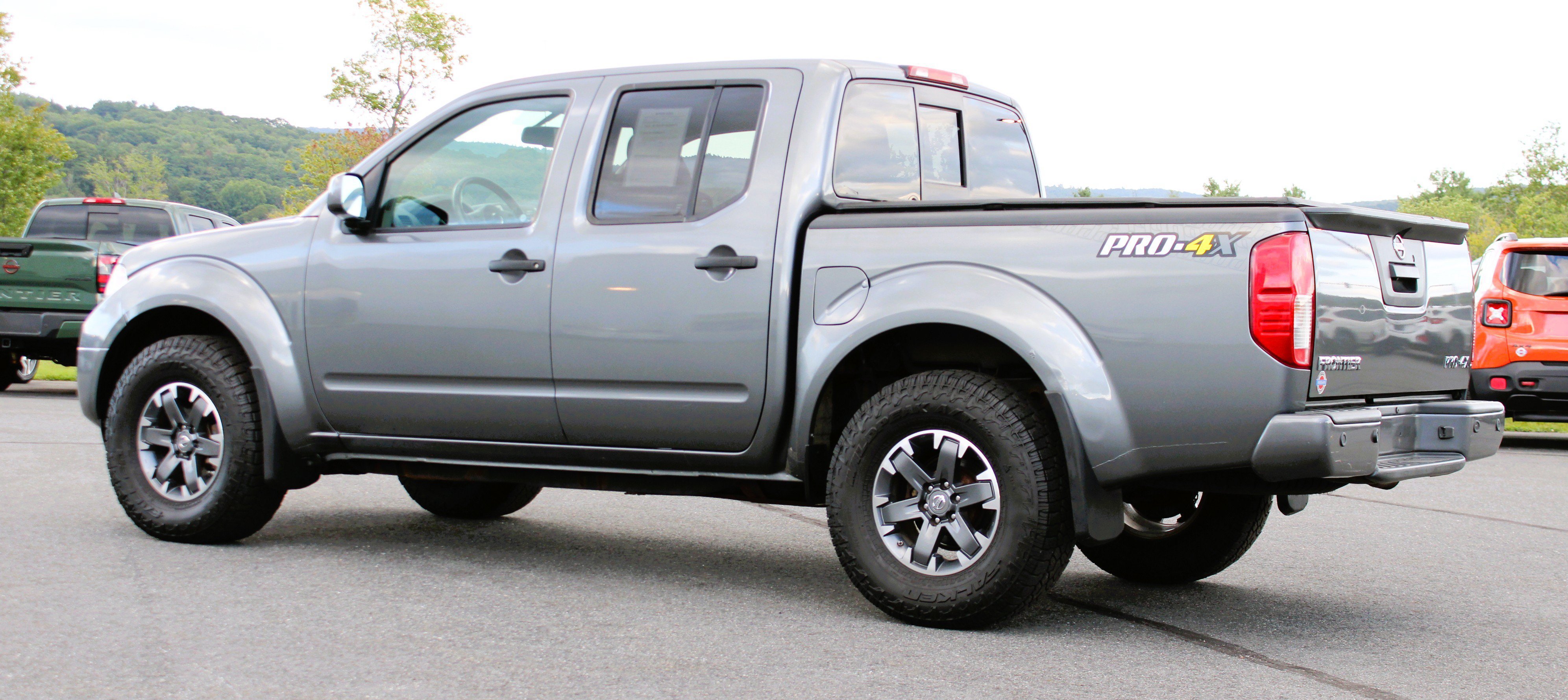 Used 2018 Nissan Frontier PRO-4X AWD/4WD image 10
