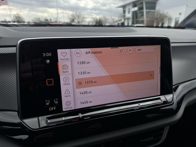 New 2026 Volkswagen Atlas Peak Edition image 13