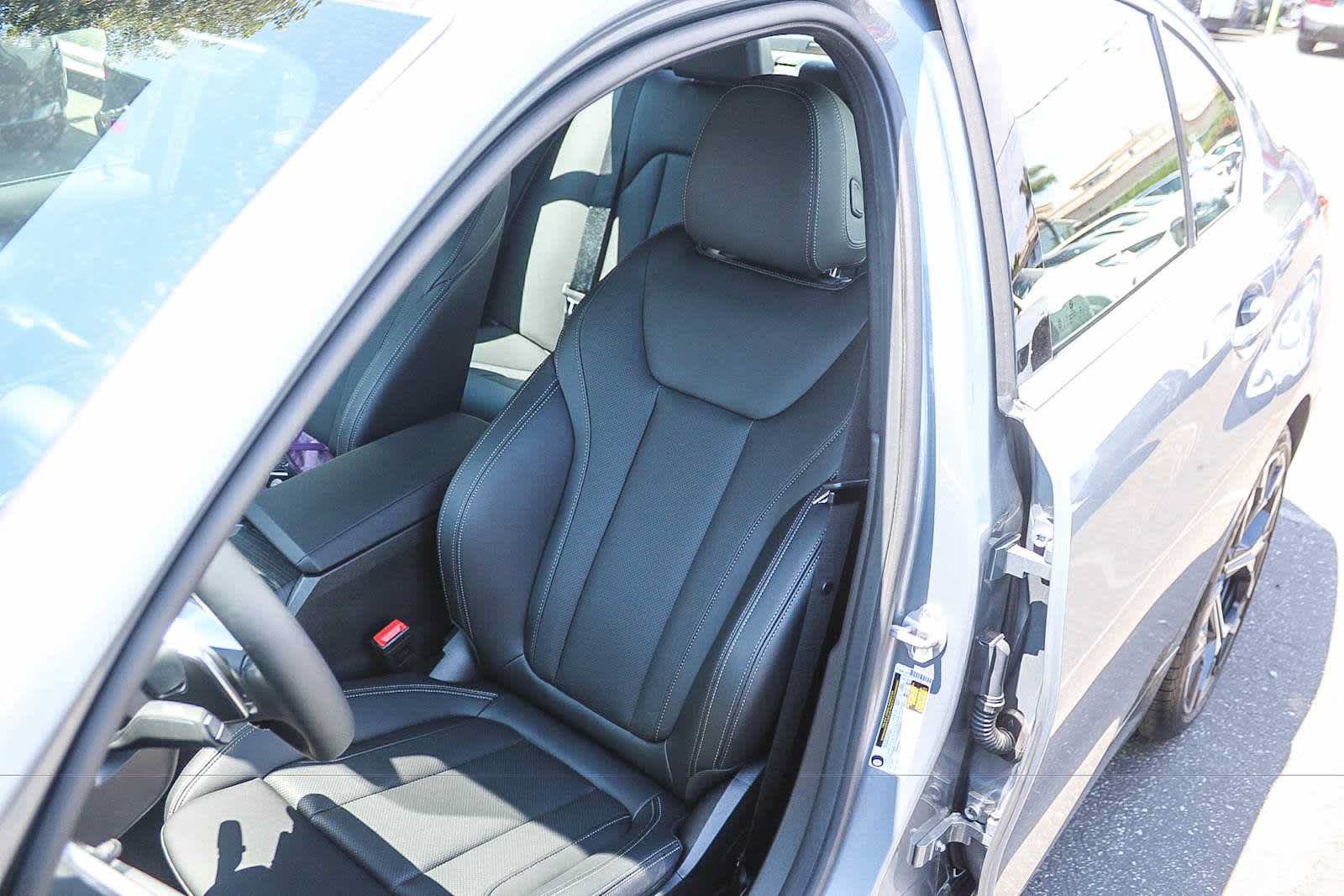 Used 2026 BMW 330i Sedan w/ Premium Package RWD image 25