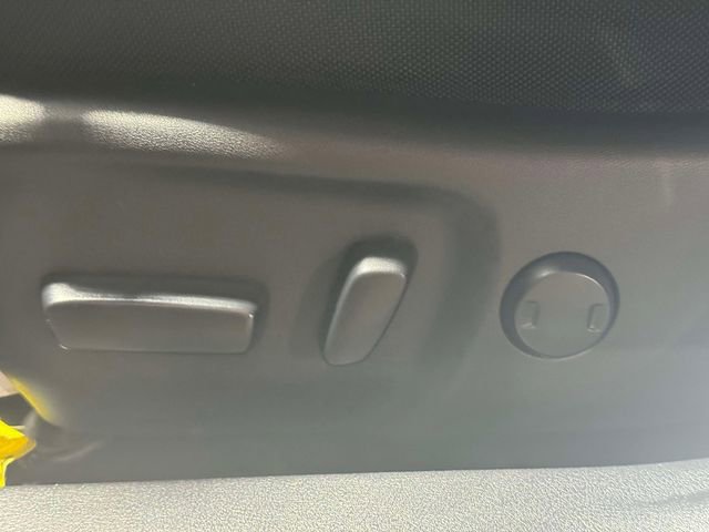 Used 2017 Toyota Camry XLE FWD image 23