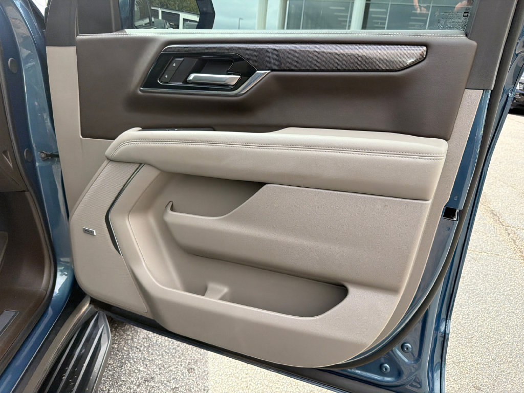 Used 2025 GMC Yukon XL Elevation w/ Technology Package RWD image 14