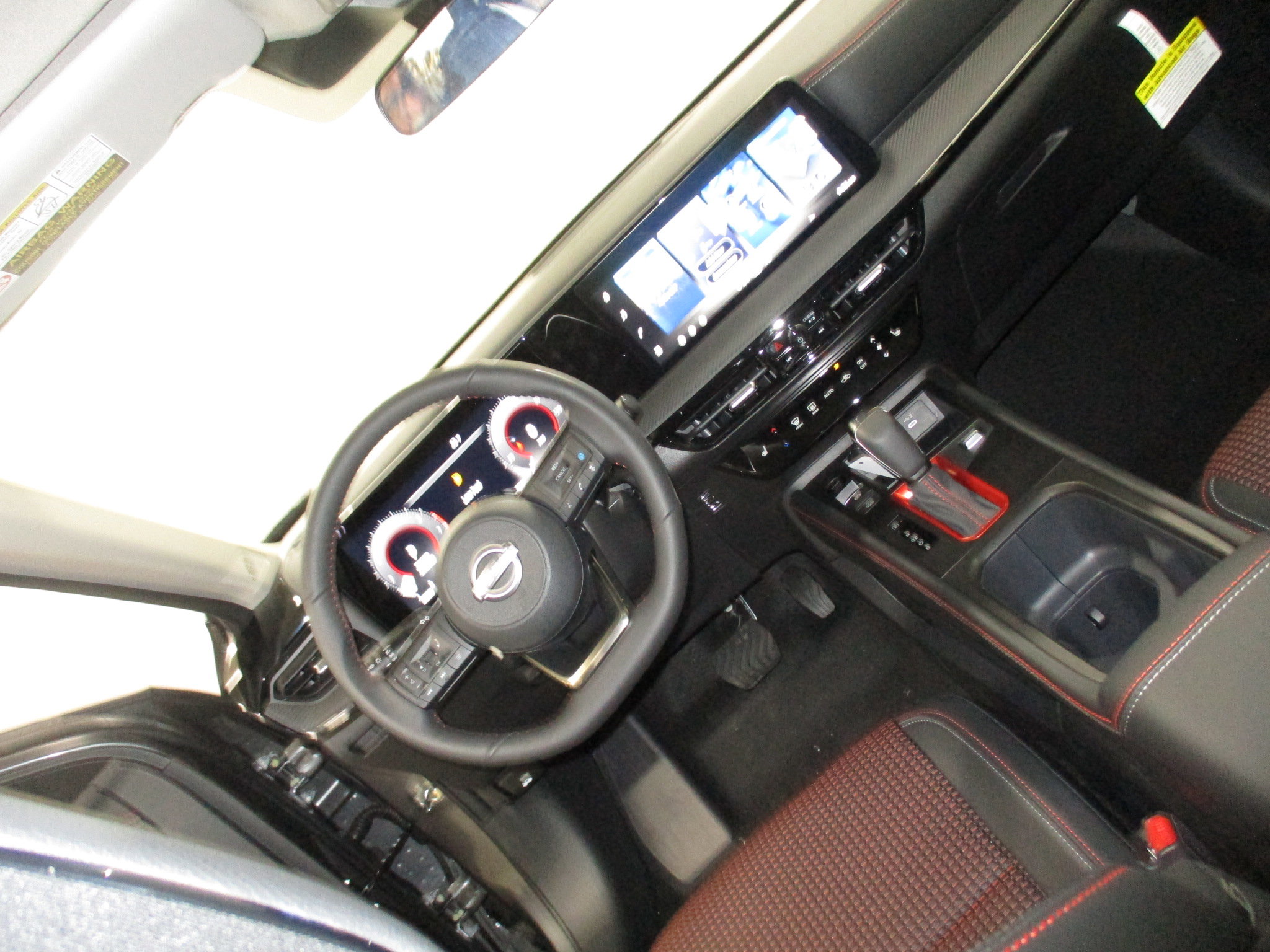New 2026 Nissan Kicks SR w/ SR Premium Package AWD/4WD image 21