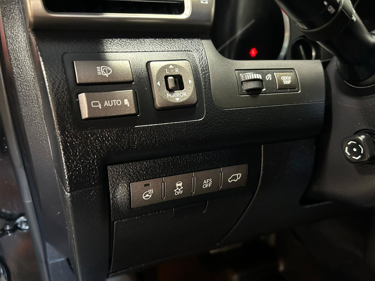 Used 2014 Lexus LX 570 4WD image 11