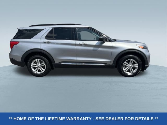 Used 2023 Ford Explorer XLT w/ Equipment Group 202A AWD/4WD image 2