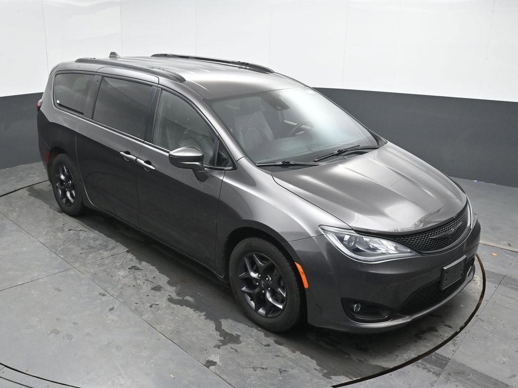 Used 2020 Chrysler Pacifica Touring-L Plus FWD image 26