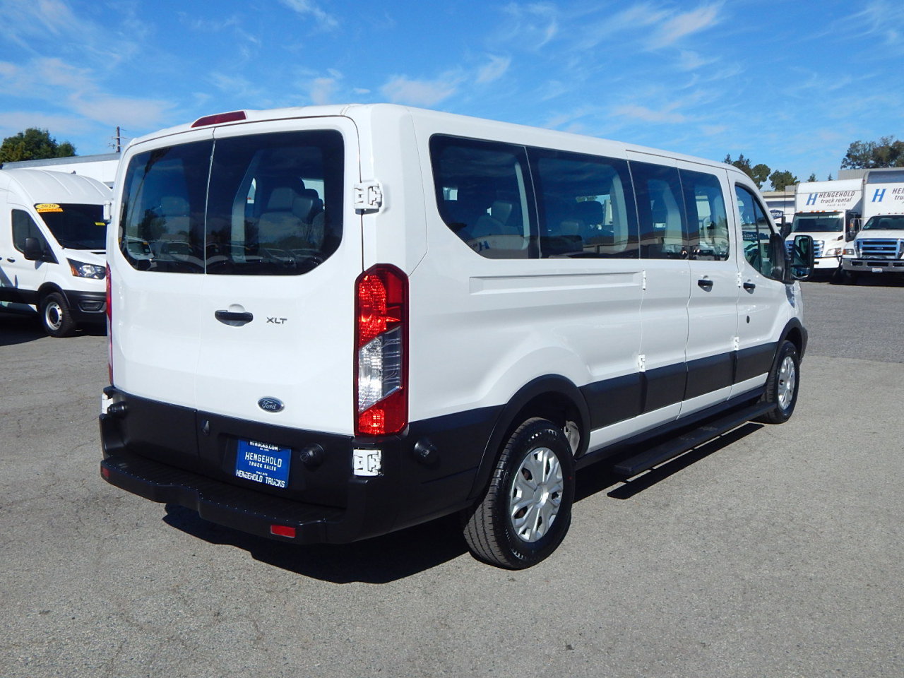 Used 2017 Ford Transit 350 XLT image 8