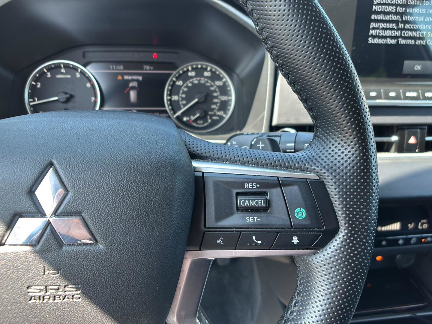 Used 2024 Mitsubishi Outlander SE AWD/4WD image 32