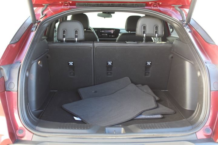 Used 2025 Buick Envista Preferred w/ Convenience II Package FWD image 39