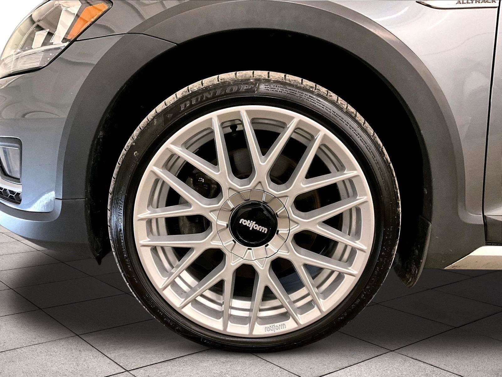 Used 2018 Volkswagen Golf Alltrack AWD/4WD image 9