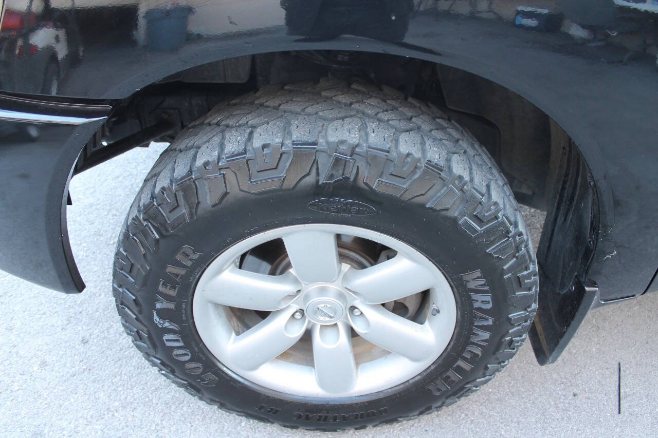Used 2010 Nissan Titan SE RWD image 10