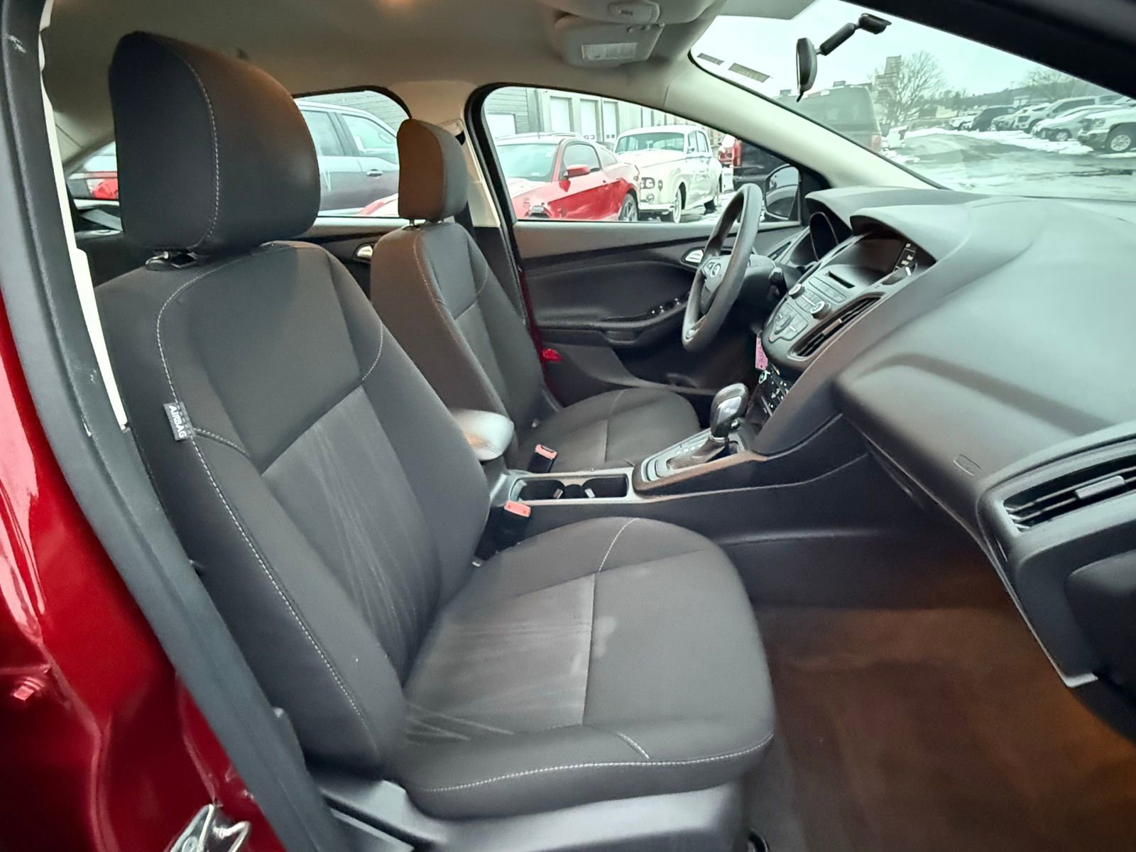 Used 2017 Ford Focus SE image 16