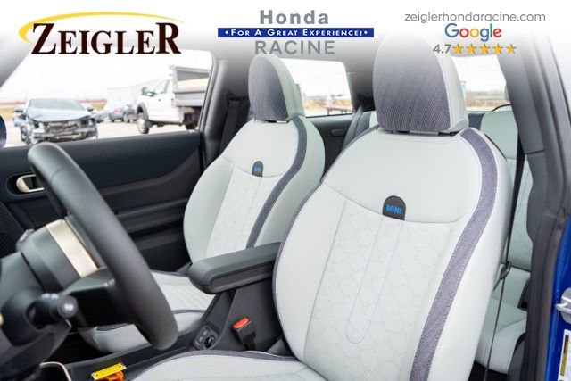 Used 2025 MINI Cooper 2-Door Hardtop image 14