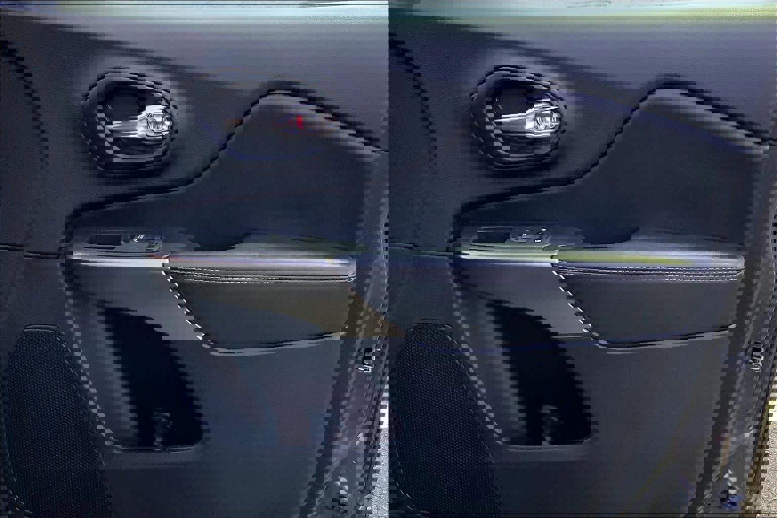 Used 2020 Jeep Cherokee Latitude Lux w/ Comfort/Convenience Group image 21