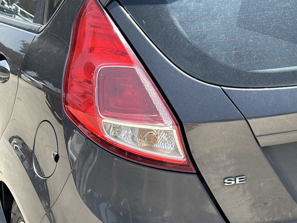 Used 2015 Ford Fiesta SE w/ Comfort Package FWD image 5