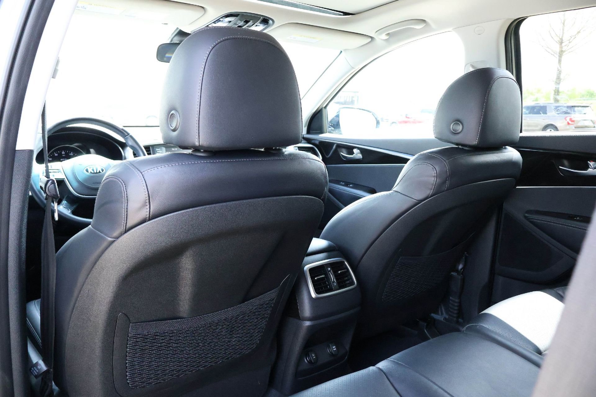 Used 2020 Kia Sorento EX image 12