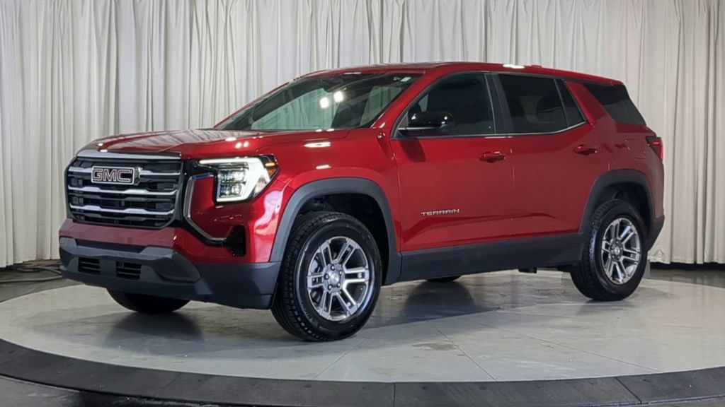 Used 2025 GMC Terrain Elevation FWD image 5