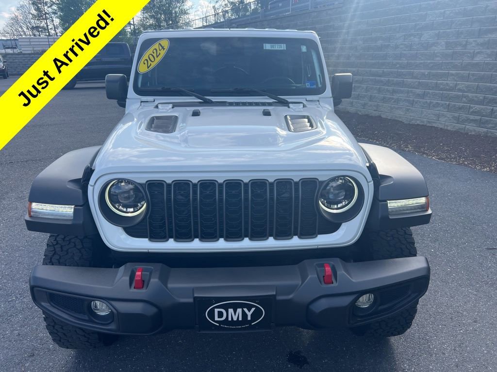 Used 2024 Jeep Wrangler Unlimited Rubicon image 3
